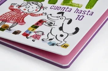 Lili cuenta hasta 10. Detalle exterior